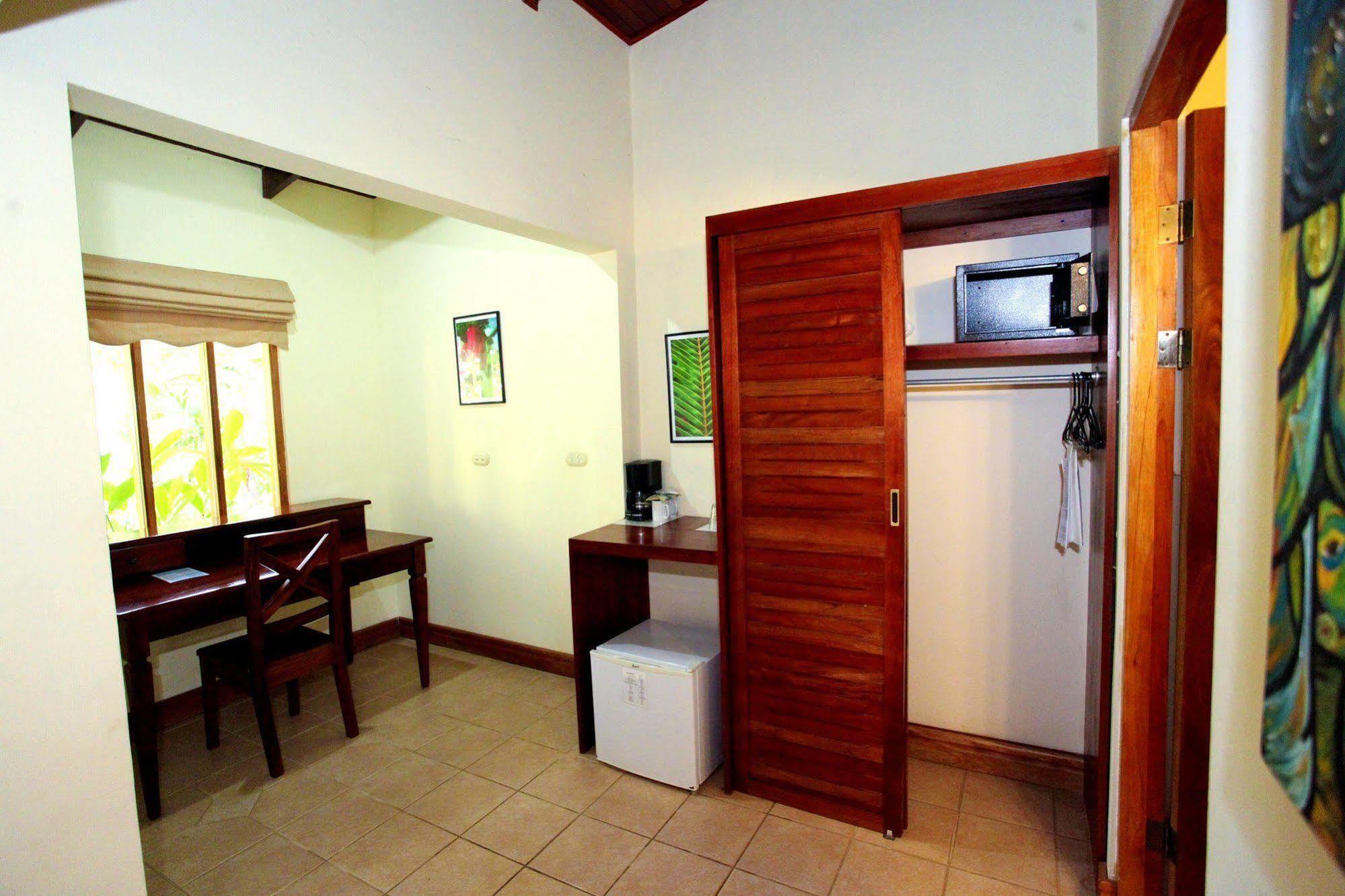 Jaco Hotel Docelunas Екстериор снимка