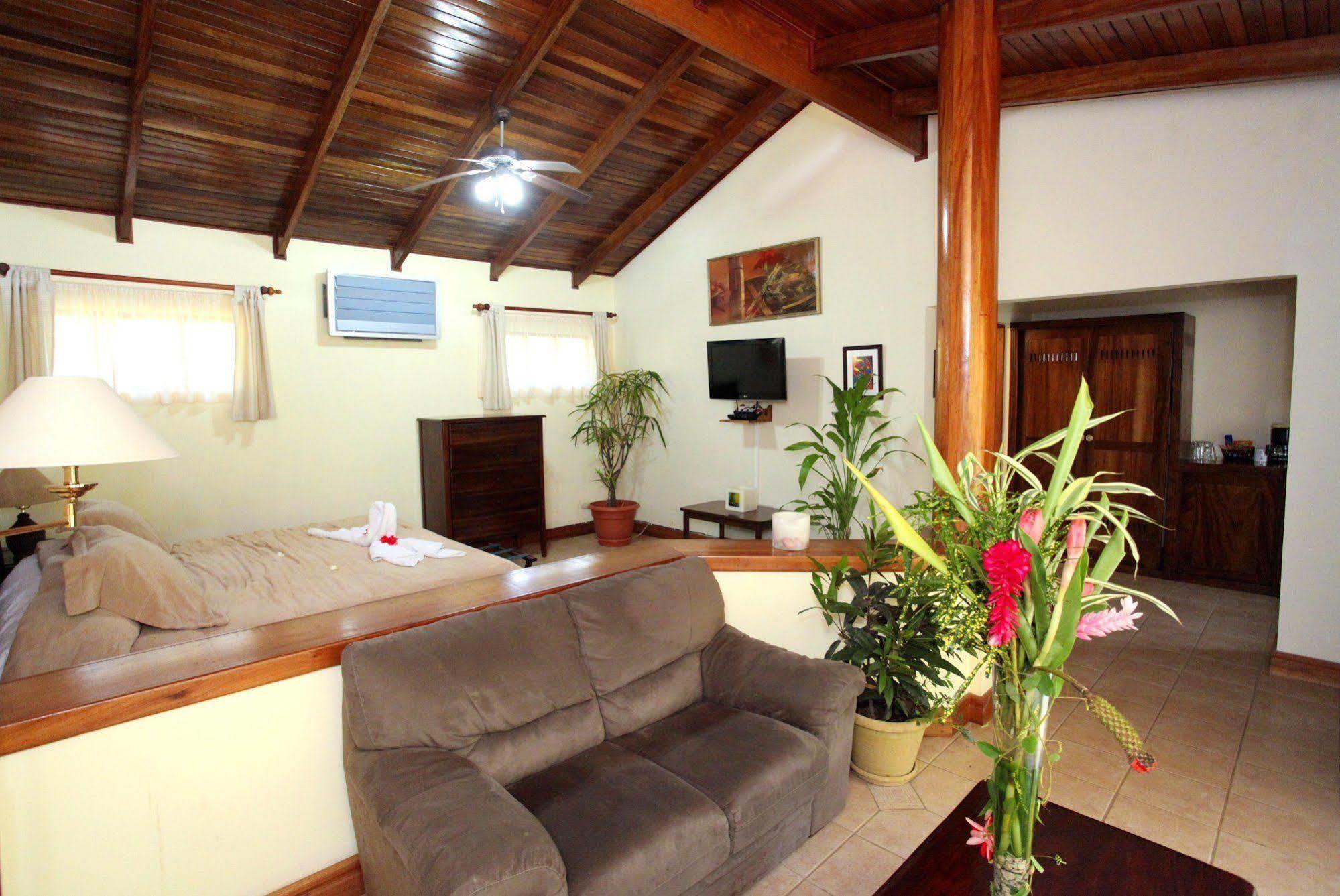 Jaco Hotel Docelunas Екстериор снимка