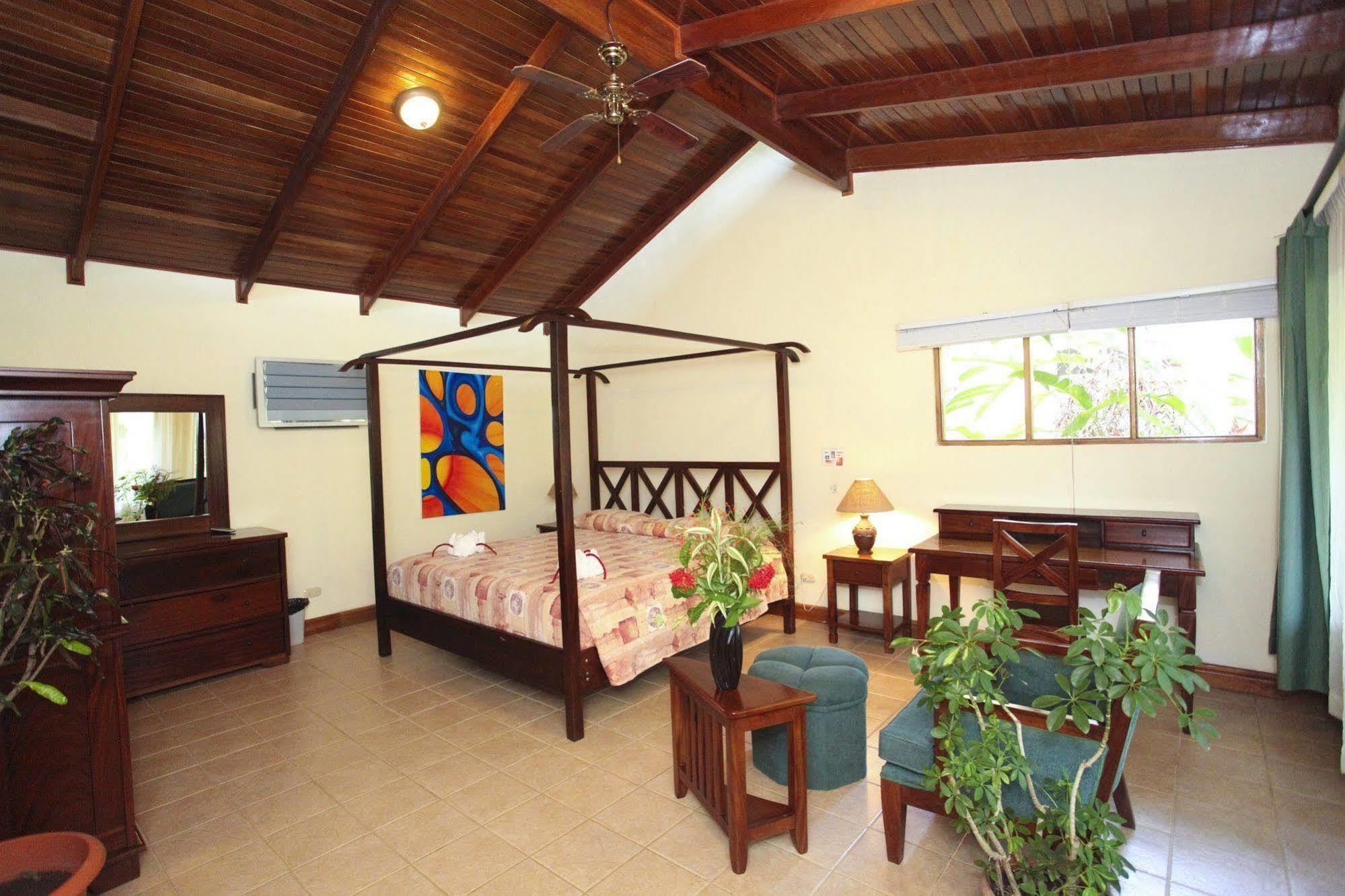 Jaco Hotel Docelunas Екстериор снимка