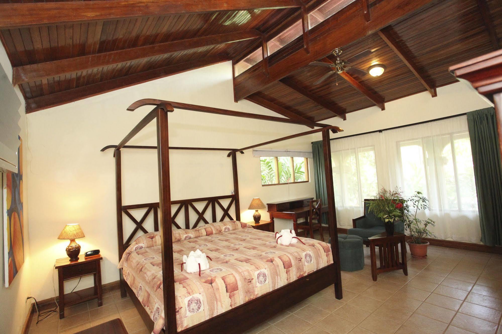 Jaco Hotel Docelunas Екстериор снимка